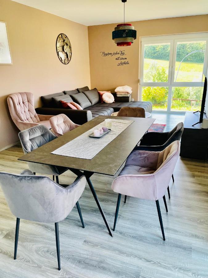 Gaestetraum Mit Wunderschoenem Ausblick Und Garten Appartement Muhldorf Bei Feldbach Buitenkant foto